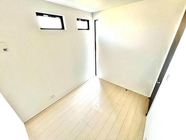 サービスルームです、趣味の部屋や収納などにも役立ちそうですね。