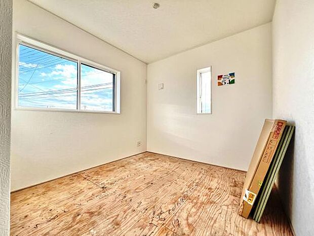 一部屋あるとうれしい和室。客間、晩酌、家族団らんなど色々使えますね。