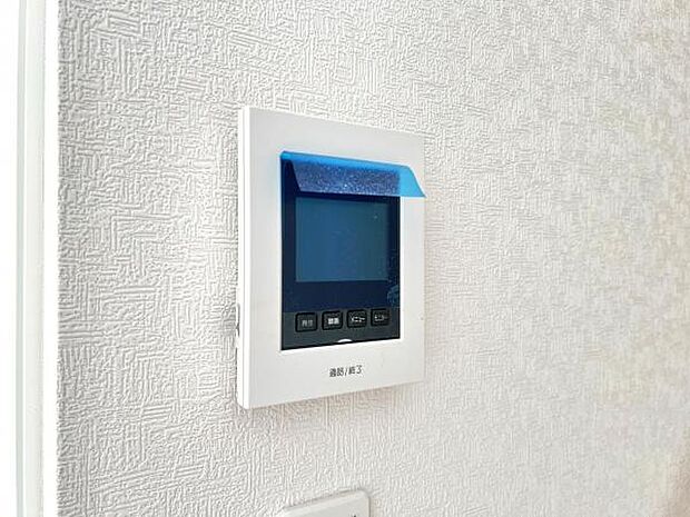 訪問者を確認できるTVモニター付きインターフォンです。