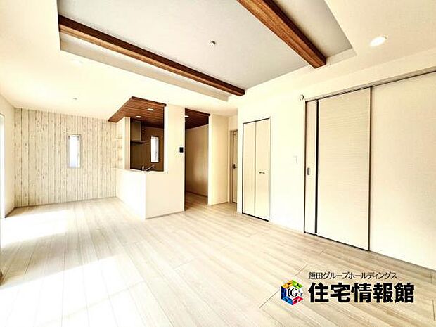 家族とゆったり時間を過ごせるリビングダイニング。