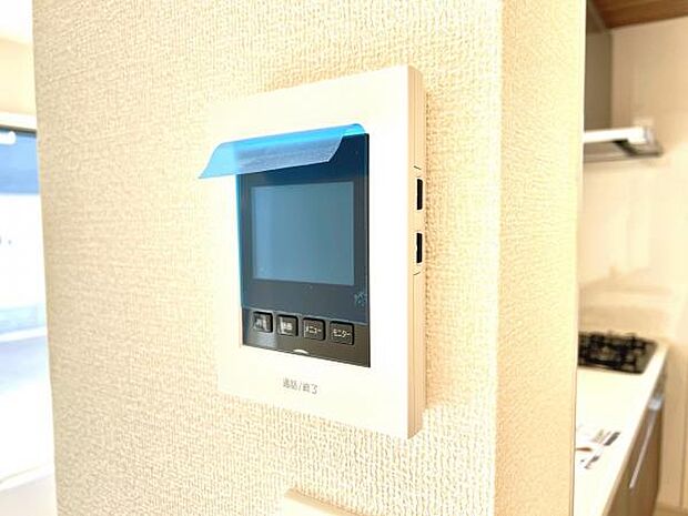 訪問者を確認できるTVモニター付きインターフォンです。
