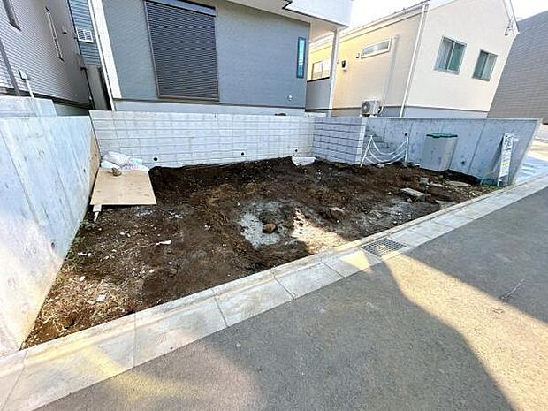 セカンドカーにも便利な駐車2台可能です。