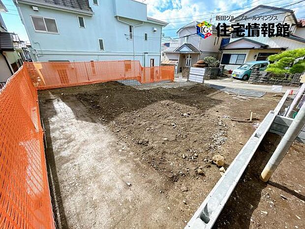 リビングと続き間の和室があります。客間、晩酌、家族団らんなど色々使えますね。