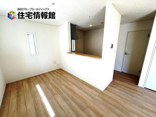 ご家族の団らんを演出するダイニングキッチンスペースです。