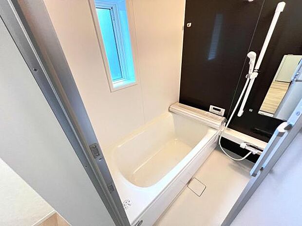 スタイリッシュな浴室で1日の疲れをゆったり癒されるのもいいですね。