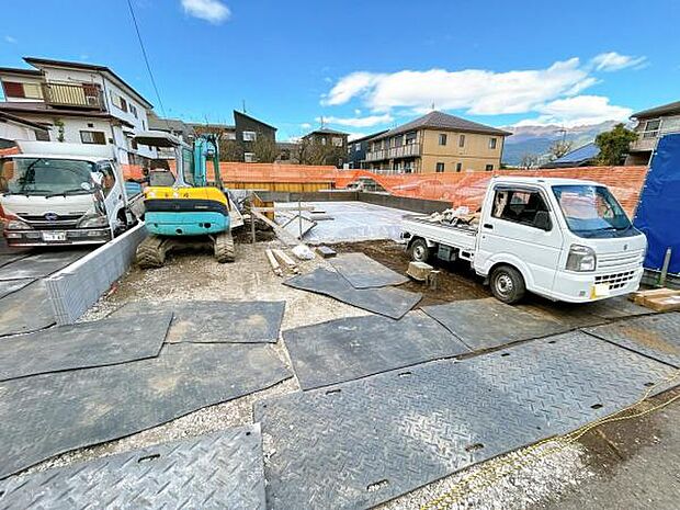 並列3台駐車可能なので、ご家族で複数台所有する際や来客時に役立ちます。