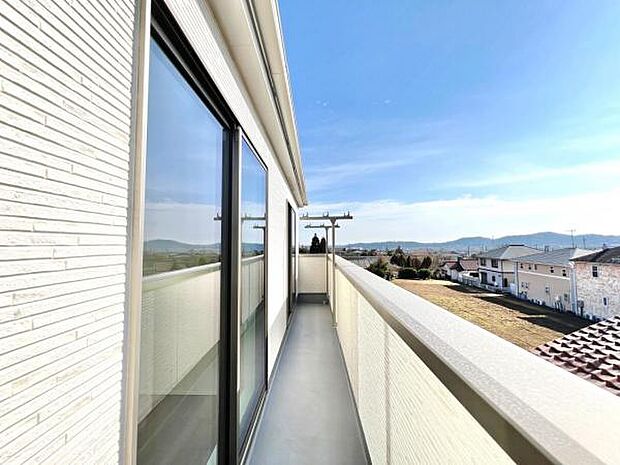 お洗濯ものを気持ち良く太陽の光で干せるのが嬉しいですね。