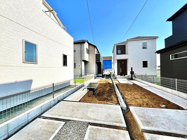 3台駐車可能なので、ご家族で複数台所有する際や来客時に役立ちます。