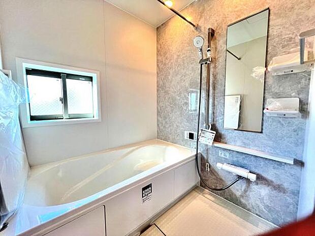 スタイリッシュな浴室で1日の疲れをゆったり癒されるのもいいですね。