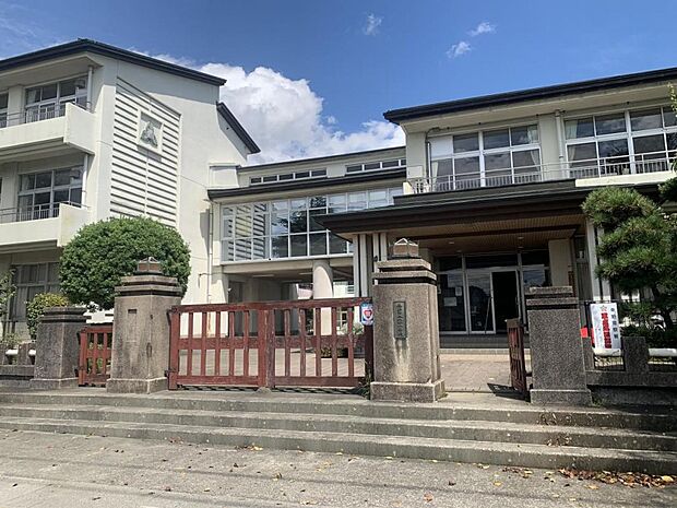 秦野市立本町小学校まで約1000m（徒歩13分）