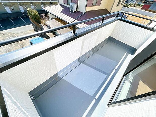 お洗濯ものを気持ち良く太陽の光で干せるのが嬉しいですね。