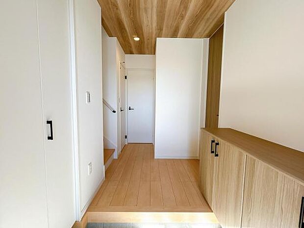 玄関ホールです、SCもありスッキリご利用いただけます。