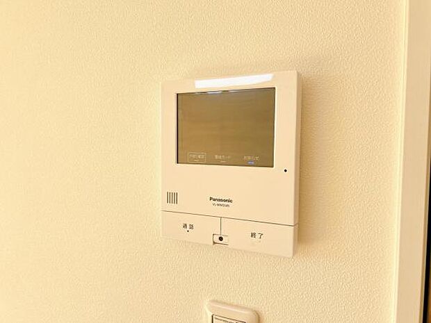 訪問者を確認できるTVモニター付きインターフォンです。