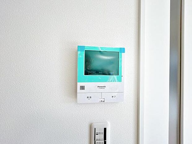 訪問者を確認できるTVモニター付きインターフォンです。