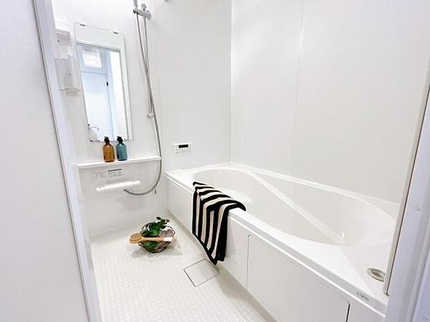 スタイリッシュな浴室で1日の疲れをゆったり癒されるのもいいですね。