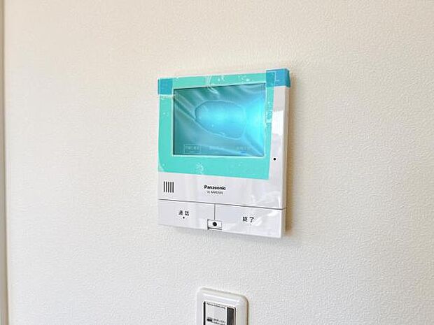 訪問者を確認できるTVモニター付きインターフォンです。