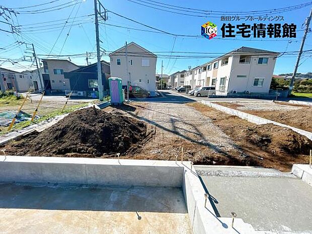 お庭があり開放感たっぷりです。季節のお花を楽しんだり、家庭菜園もお楽しみいただきます。