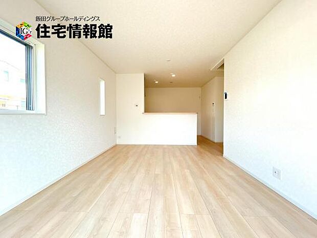 暖かな日差しが差し込むリビングダイニングです。