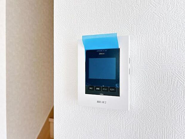 訪問者を確認できるTVモニター付きインターフォンです。