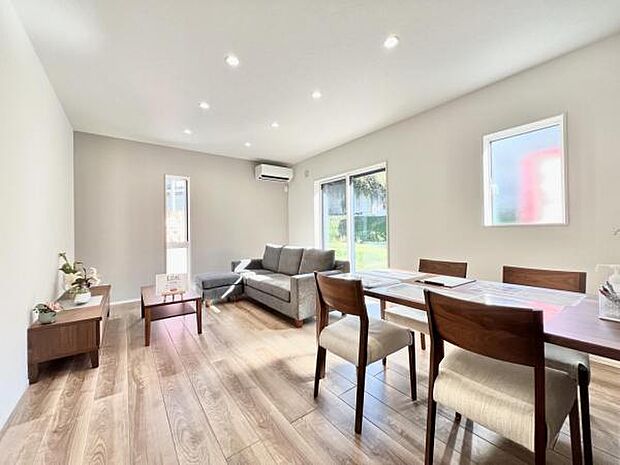 ご家族の温かい時間を演出するダイニングスペースです。