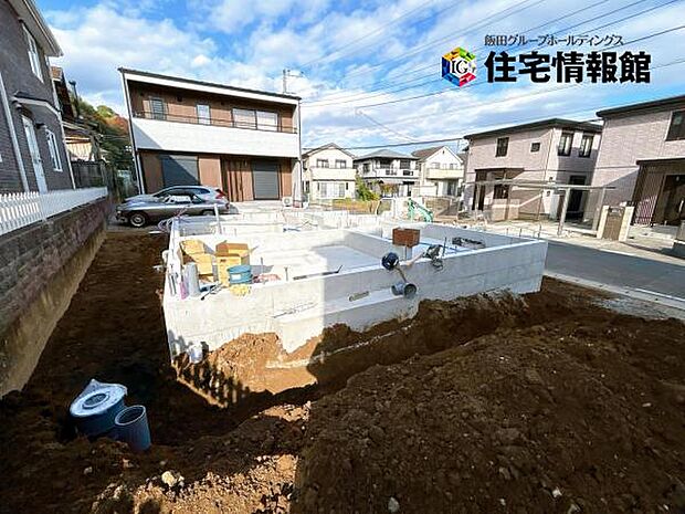 お庭があり開放感たっぷりです。季節のお花を楽しんだり、家庭菜園もお楽しみいただきます。