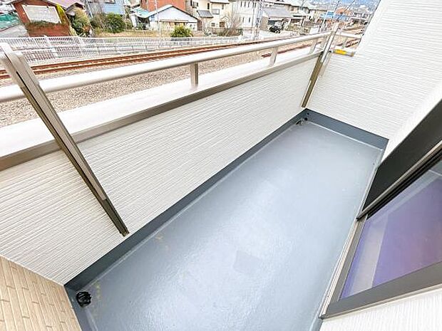 お洗濯ものを気持ち良く太陽の光で干せるのが嬉しいですね。