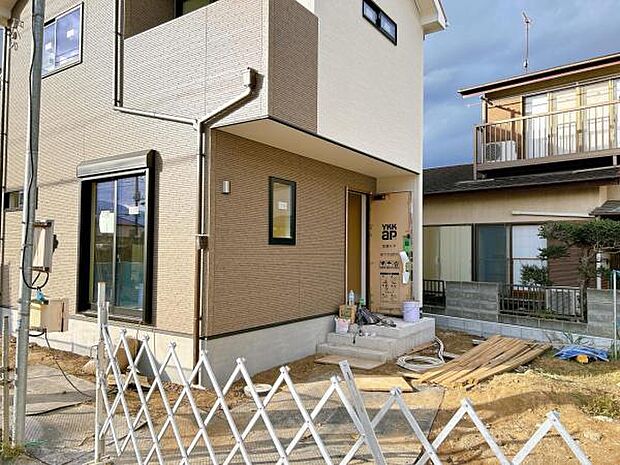 綺麗で明るい玄関でお客様をお迎えいただけます。