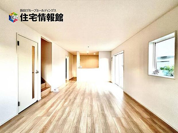 家族とゆったり時間を過ごせるリビングダイニング。