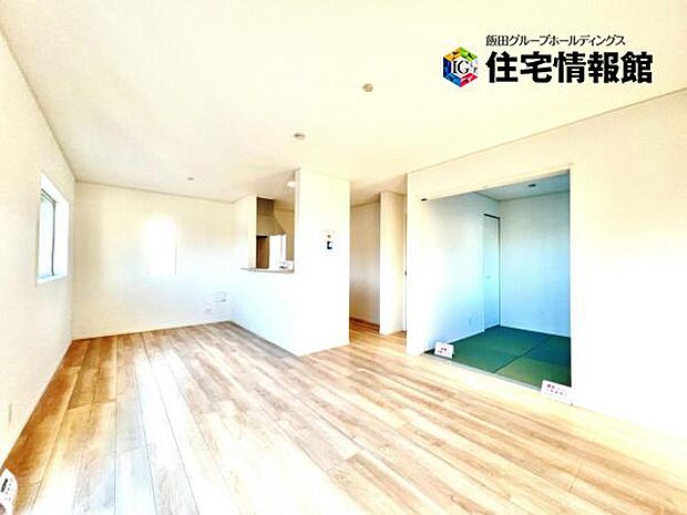 リビングダイニングになります。ご家族そろっての素敵な空間になりそうですね。