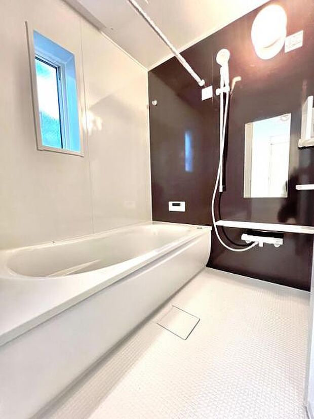 スタイリッシュな浴室で1日の疲れをゆったり癒されるのもいいですね。