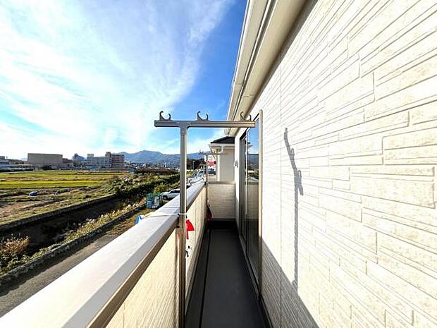 お洗濯ものを気持ち良く太陽の光で干せるのが嬉しいですね。