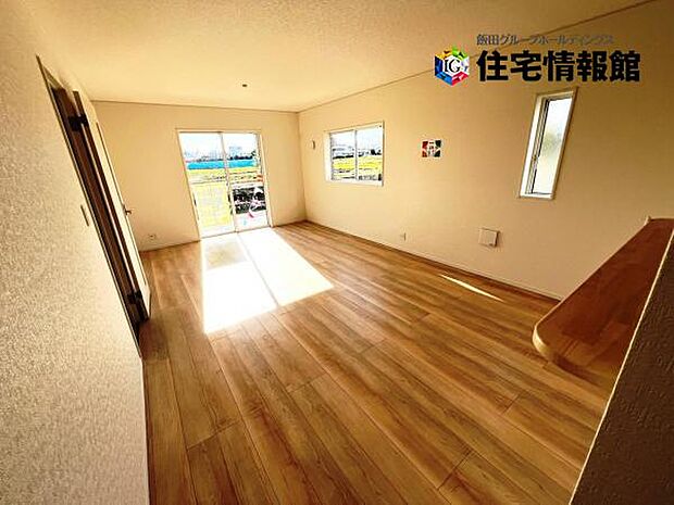 ご家族が集うLDKは約19.5帖の広さ、団らんの空間です。