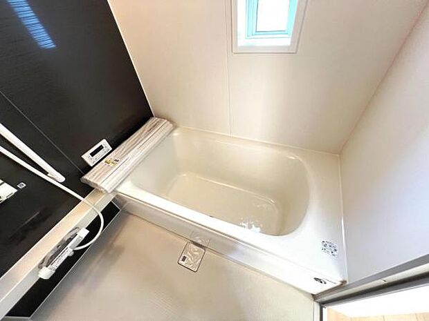 スタイリッシュな浴室で1日の疲れをゆったり癒されるのもいいですね。