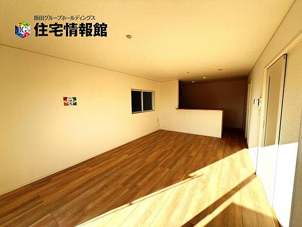 家族とゆったり時間を過ごせるリビングダイニング。