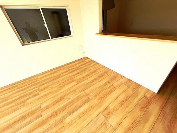 ご家族でゆったり食事が楽しめるダイニングスペースです。