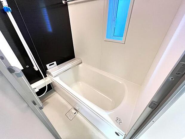 スタイリッシュな浴室で1日の疲れをゆったり癒されるのもいいですね。