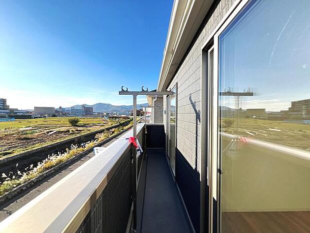 お洗濯ものを気持ち良く太陽の光で干せるのが嬉しいですね。