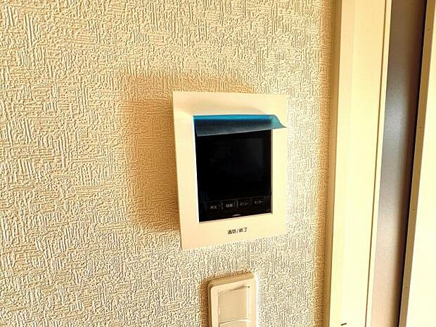 訪問者を確認できるTVモニター付きインターフォンです。