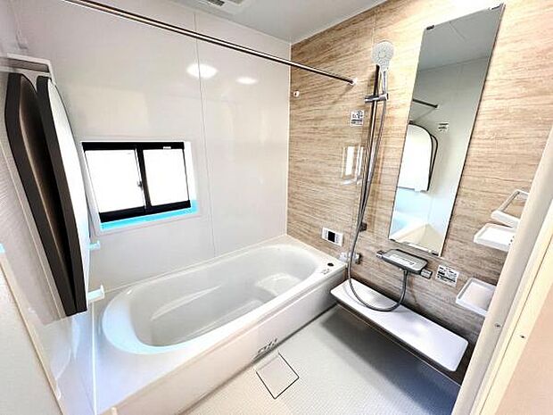 スタイリッシュな浴室で1日の疲れをゆったり癒されるのもいいですね。