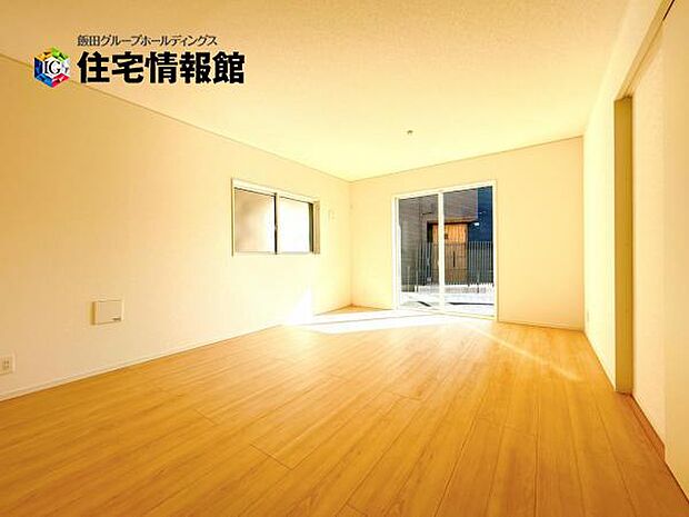 家族団らんの場所としてゆったりと居心地の良いリビングです。
