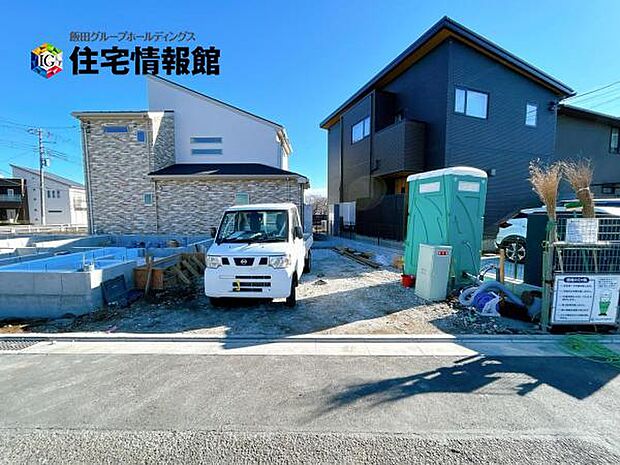 セカンドカーにも便利な駐車2台可能です。