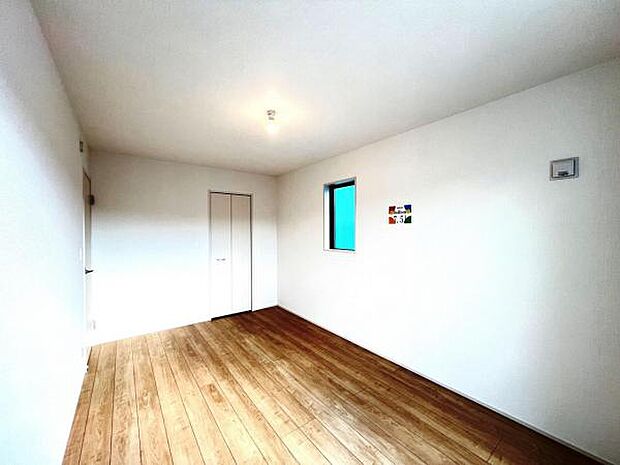 ウォークインクローゼット付きで収納も豊富。お部屋のスペースを有効的に使えそうですね。