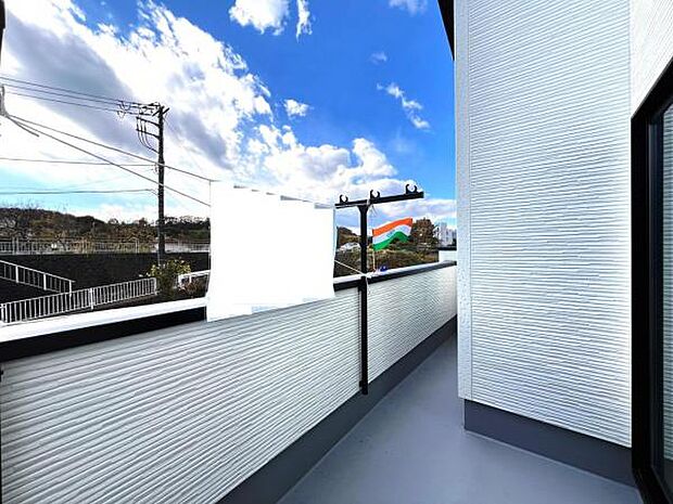 お洗濯ものを気持ち良く太陽の光で干せるのが嬉しいですね。