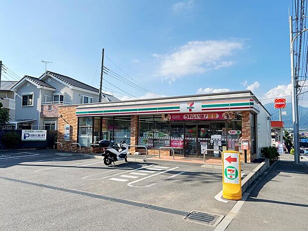 セブン-イレブン 秦野西大竹店まで約1880m（徒歩24分）