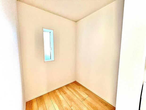 脱衣所にユーティリティスペースがあります。