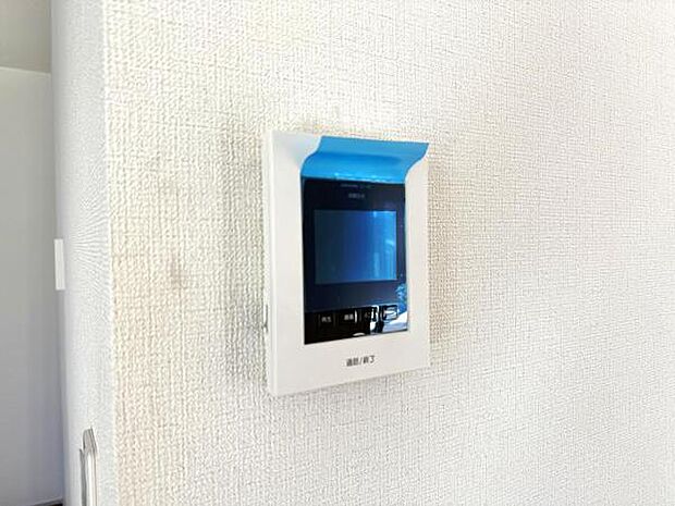 訪問者を確認できるTVモニター付きインターフォンです。