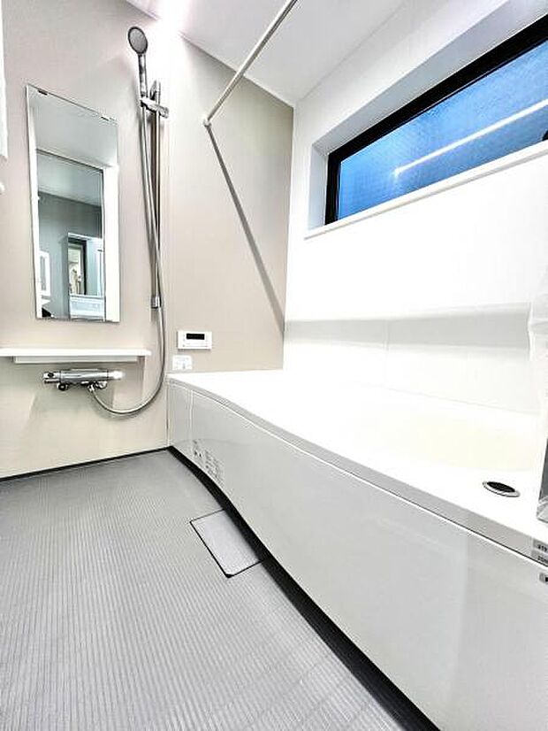 スタイリッシュな浴室で1日の疲れをゆったり癒されるのもいいですね。