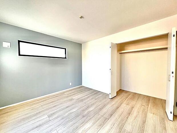 いつでもお部屋をスッキリお使い頂ける収納スペースを設置。