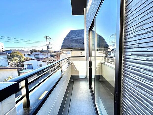 お洗濯ものを気持ち良く太陽の光で干せるのが嬉しいですね。