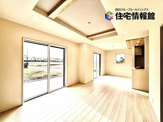 リビングダイニングになります。ご家族そろっての素敵な空間になりそうですね。